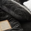 Ver imagem 5 de JOGO DE CAMA CASAL COMUM 6 PEÇAS COM EDREDOM PELÚCIA PRETO