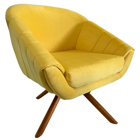 Poltrona Giovana Base Giratória Ferro e Madeira em Sued Premium:amarelo