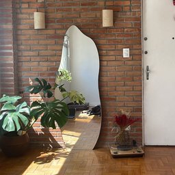 Espelho Orgânico Grande Corpo Inteiro 170x70cm Moldura em Couro Mod. Flame - Cor da Moldura Preto - 1