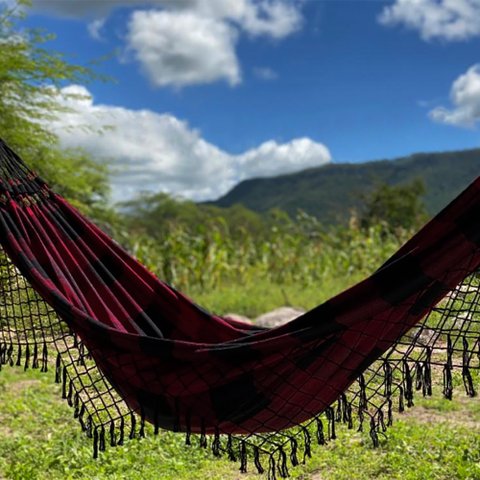 Rede de Descanso Confortável Lazer - Cor Vinho e Preto