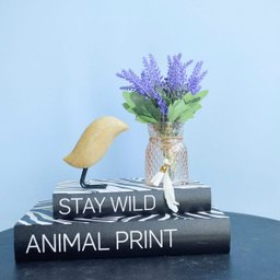 Flores Artificiais Arranjo de Lavandas No Vaso com Pingente Dourado| Linha Permanente Formosinha - 5 Flores Artificiais Arranjo de Lavandas No Vaso com Pingente Dourado| Linha Permanente Formosinha - 5