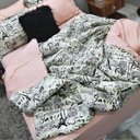 Ver imagem 1 de KIT JOGO DE CAMA SOLTEIRO KING 7 PEÇAS PARIS COM ALMOFADA
