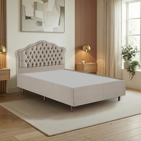 Kit Cama Box Casal + Cabeceira Estofada em Madeira Maciça Curva Provençal com Capitonê Bege/Linho