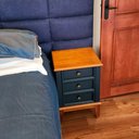 Ver imagem 2 de Mesa de Cabeceira Rústica Madeira Maciça 3 Gavetas Azul Petróleo - Apaixone & Decore