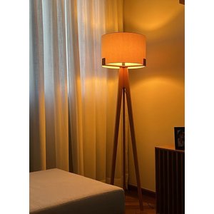 Luminária Coluna para Sala Tripé Áustria com Cupula Algodão Design Minimalista Decoração