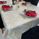 Ver imagem 3 de Toalha de Mesa Redonda em Jacquard Luxo Medalhão Branco e Dourado - 2,80M