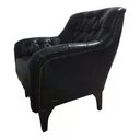Ver imagem 4 de 02 Poltronas Decorativas Tecido Sintético Preto com Tachas e Pés de Madeira Maciça Shaula Harmô
