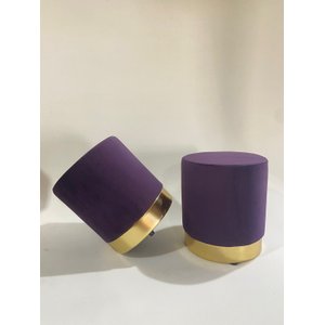 Kit 2 Puffs Redondo em Veludo Roxo com Detalhe Dourado, Banqueta Decorativa para Sala, Moveis