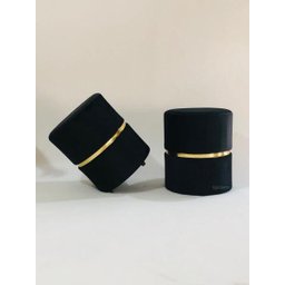 Kit 2 Puff Preto com Cinta Dourada - 1