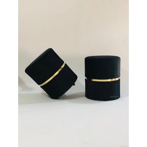 Kit 2 Puff Preto com Cinta Dourada