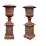 VASO ROMANO COM BASE PORTUGUESA FERRO FUNDIDO JARDIM DECOR CASA ALTO PADRÃO - 1