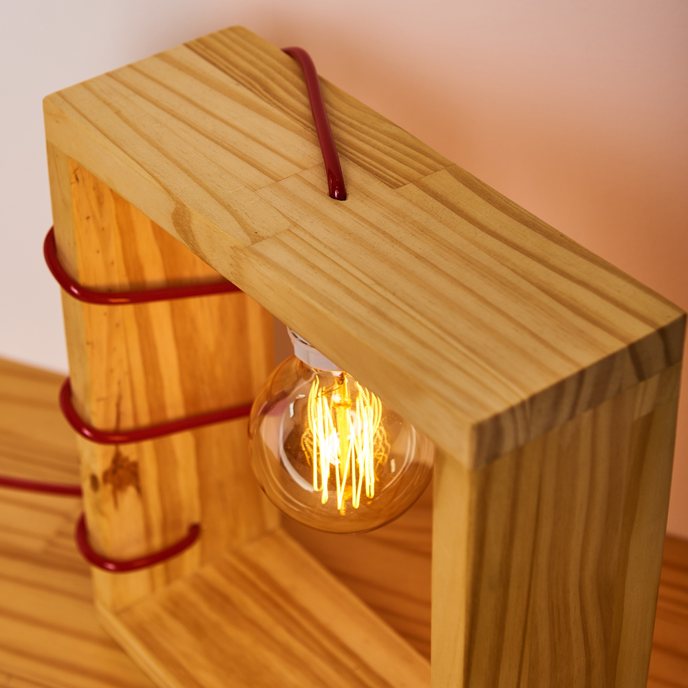 Luminária de madeira quadrada com fio vermelho - 4