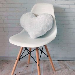 Almofada de Coração Pelúcia Pelo Curto Branco Para Decoração - 1