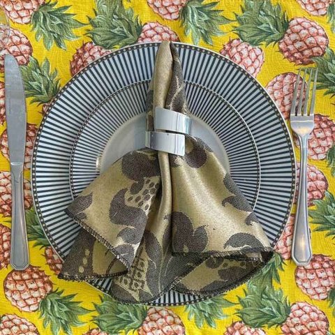 Kit 10 Guardanapo em Jacquard Preto e Dourado 40x40cm