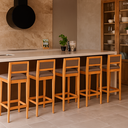 Ver imagem 7 de Kit 6 Banqueta Alta de Madeira com Assento em Linho e Encosto em Linho Hellen: Mel Linho Cinza