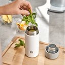 Ver imagem 4 de Garrafa Térmica com Infusor 420ml em Aço Inox Cinza e Branco Thermos Zwilling