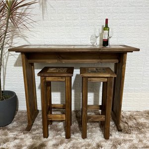 Conjunto Bancada Mesa e 2 Banquetas de Madeira - Cerâmica Cor:marrom