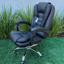 Ver mais imagens de Cadeira Presidente Diretor Executive em Courino com Base Cromada e Rodinhas