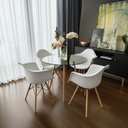 Ver imagem 1 de Conjunto de Mesa 4 Poltronas Brancas Eames 90cm Base Madeira Tampo de Vidro