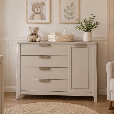 Comoda para Quarto Infantil 4 Gavetas Porta com Cabideiro Theo Bege/Areia/Capuccino