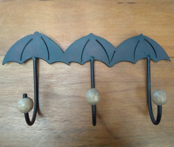 Cabides três ganchos em formato de guarda chuva artesanal de ferro e madeira oferta só hoje - 2