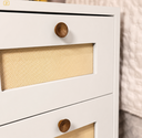 Ver imagem 2 de Mesa de Cabeceira Madeira 100% MDF, 2 Gavetas, Detalhe em Palhinha, Puxador Madeira