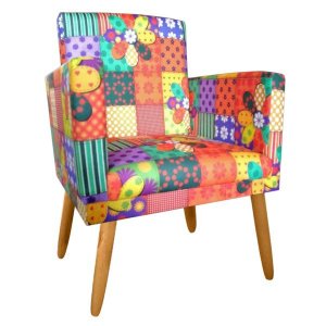 Poltrona Cadeira Decorativa Nina Pés Madeira Rodapé PatchWork Retalhos