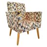 Poltrona Estampada Nina Triangulo Bege para Ateliê Rodapé - 1