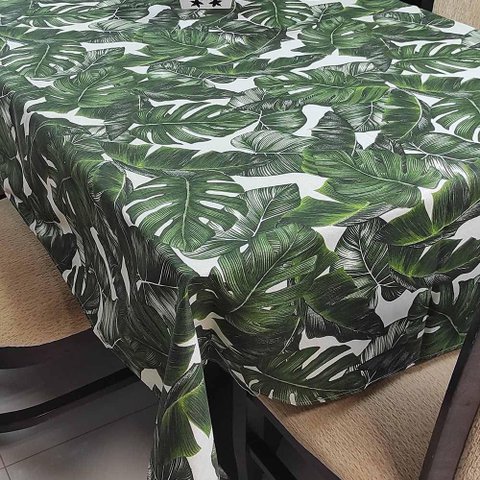 Toalha de Mesa Térmica Impermeável 1,50m X 4,00m para Mesa 10 a 12 Cadeiras - Verde Floral