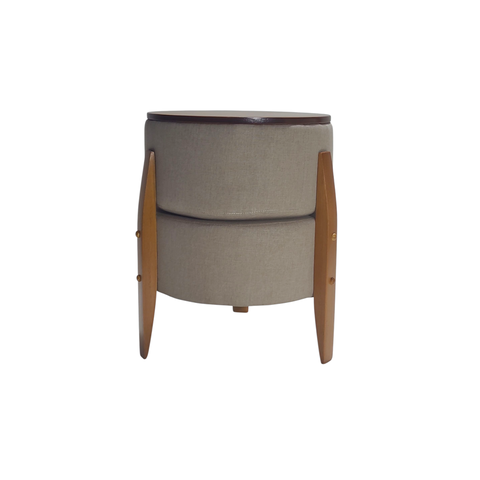 Puff Mumbai Estofado Redondo Vira Mesa Pés Madeira Maciça Bege