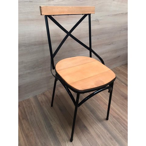 Cadeira Fixa Ferro e Madeira Encosto X