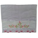 Ver imagem 2 de Toalha Bordada de Rosto Rosas com Barrinha de Borboletas. Cor Lilás. Dohler Artesanalle