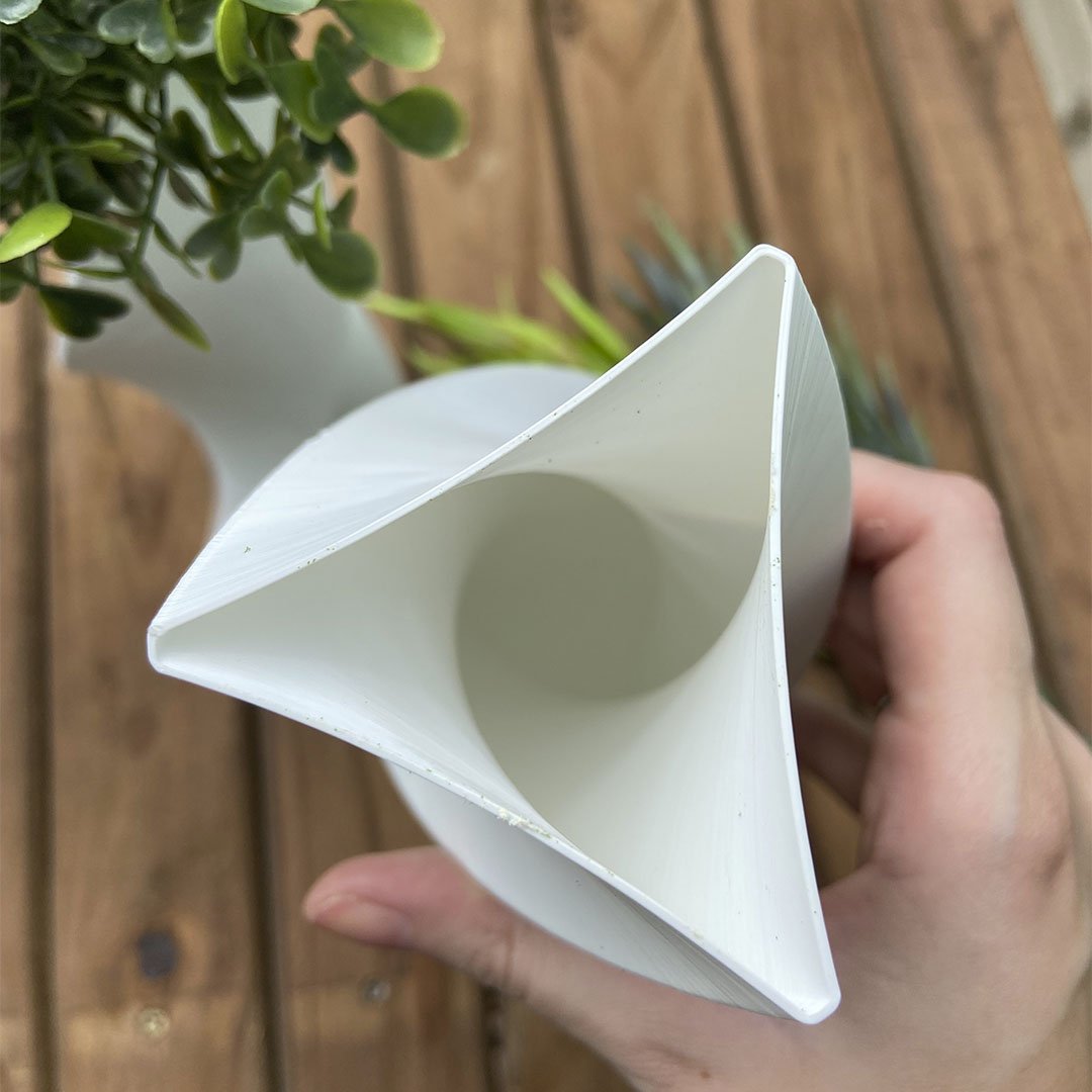 Kit 2 Vasos Decorativos Twisted 3D Para Flores Artificiais - Branco - 2