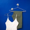 Ver imagem 3 de Kit 2 Ganchos de Madeira com Adesivo Pendurar Roupa - Oikos