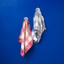 Ver imagem 5 de Kit 2 Ganchos de Madeira com Adesivo Pendurar Roupa - Oikos