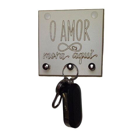 Porta Chaves de Parede Quadrado Pequeno - o Amor Mora Aqui