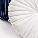 Ver imagem 4 de 2 Almofadas Redondas Rendy em Veludo Branco