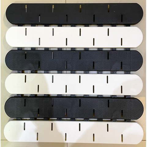 Tapete Banheiro Estrado Antiderrapante Com 108 Ventosas:Preto c/Branco