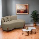 Ver imagem 1 de Sofá Curvo Pé de Madeira 2 Lugares Feijão Forma Orgânica Linho