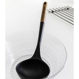 Concha com Cabo de Madeira e Ponta de Silicone Preto Staub - 2