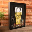 Ver imagem 2 de Porta Tampinhas Prego e Martelo: Design Moderno em MDF Preto e Acrílico 43x30cm - Produto Exclusivo