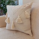 Ver imagem 1 de Capa de Almofada Artesanal Pingente Branco 40x40