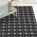 Ver imagem 1 de Tapete Cannes Sala Quarto Antiderrapante Geométrico 132x200cm Preto Casa Dona
