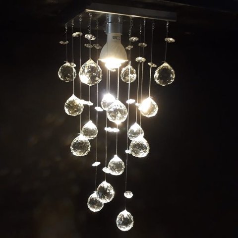 Lustre 14x14 modelo chuva pontuda com 30cm de altura