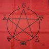 Toalha Pentagrama Para Altar, Taro E Jogos 70x70 Cm Vermelha - 1