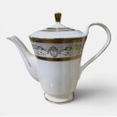 Ver mais imagens de Jogo de Aparelho de Jantar em Porcelana Branco e Dourado 62 Peças 45x63x57cm