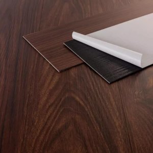 Piso Vinílico Autocolante Amadeirado Escuro Régua 5m²