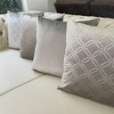 Ver imagem 1 de Kit 4 Capas de Almofadas Veludo Geométrico e Liso Castor 45x45cm