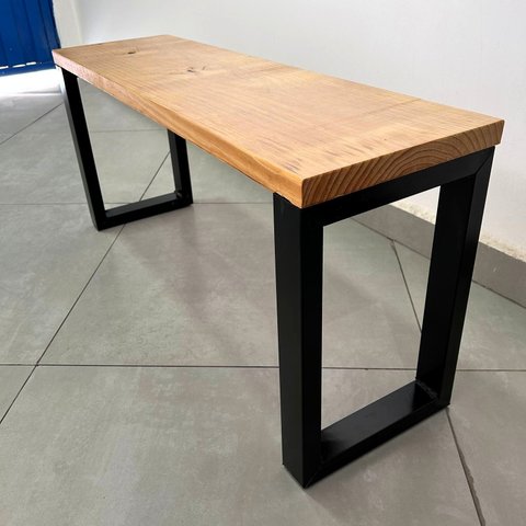 Banco Industrial Beauty Assento em Madeira Maciça e Pés de Ferro - 1 Metro