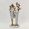 Enfeite Estátua Família Com 2 Filhos 26X14X7Cm Dourado Prata - 2